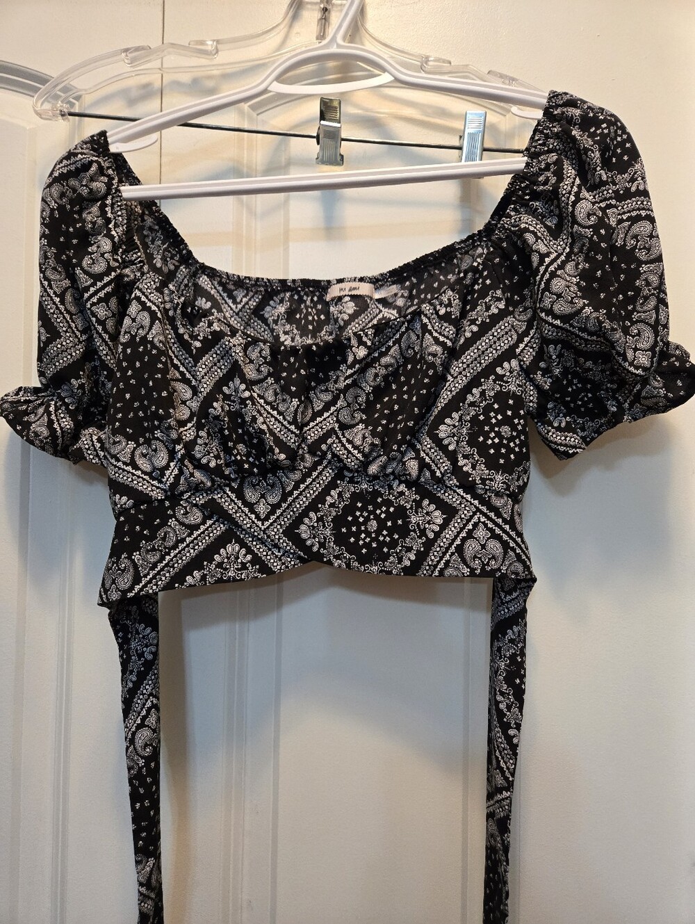 Mi Ami Black Paisley Square-Neck Crop Top